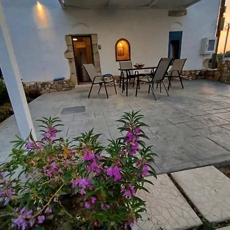 Сasa de vacaciones Grossvaters Haus - Ein 150 Jahre Altes Steinhaus By Interhome